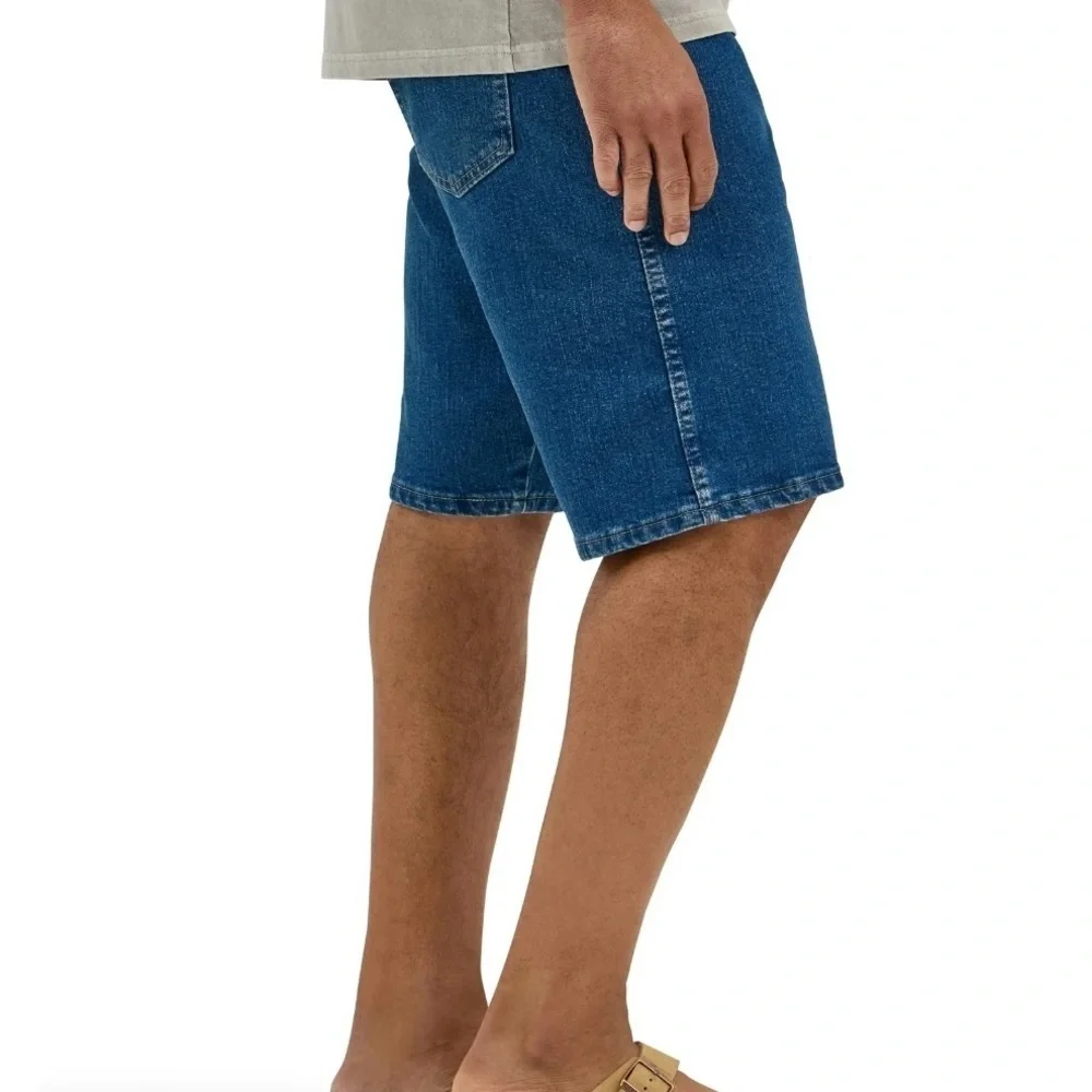 Wrangler® Men's and Big Men's Relaxed Fit Five Pocket Denim Short